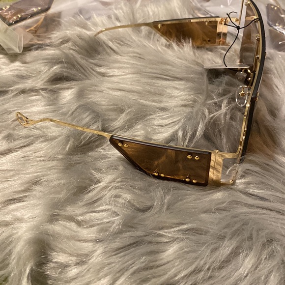 Brown and Gold trimmings Sunglasses - Picture 2 of 2